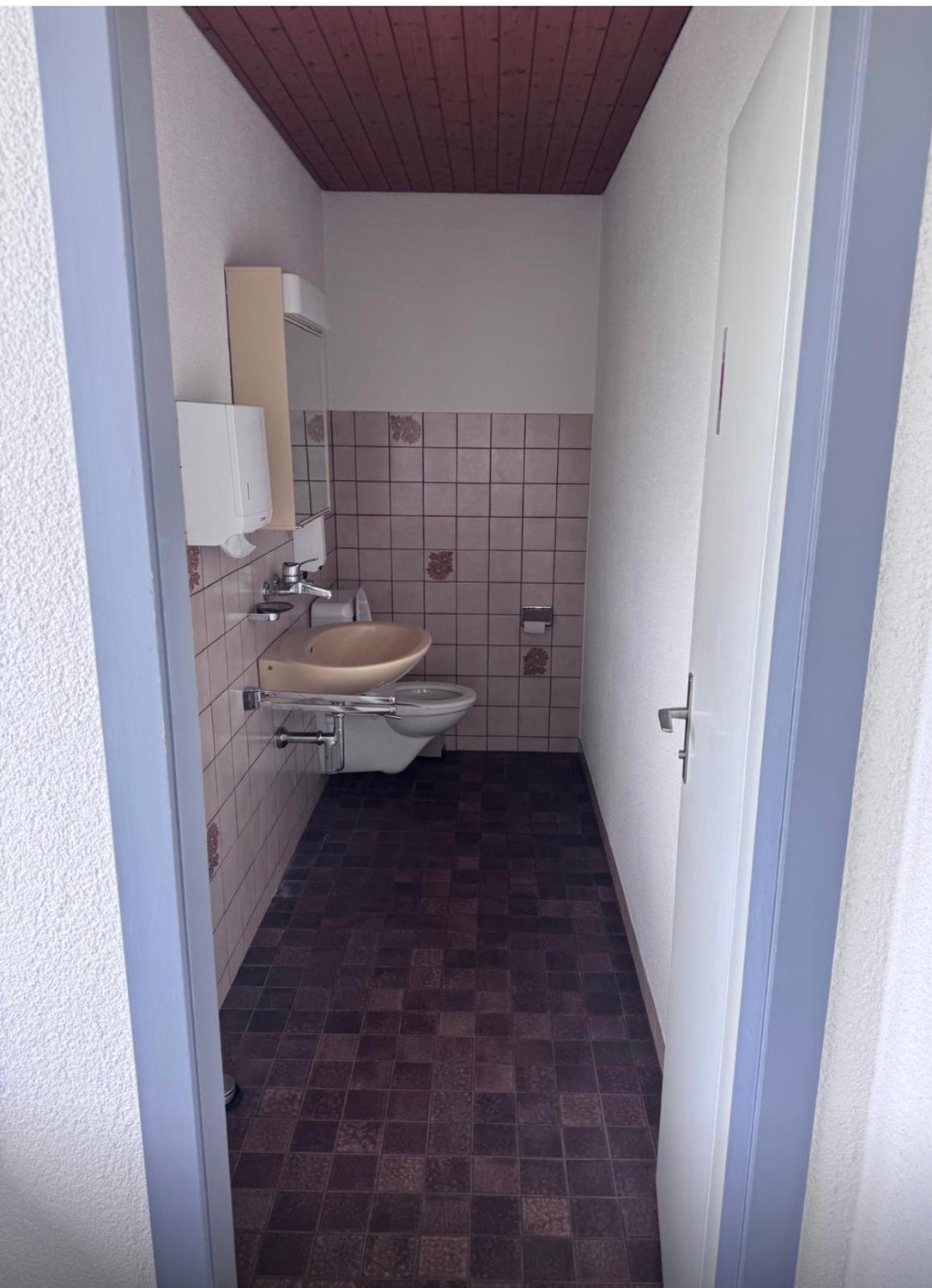 750m² commercial
