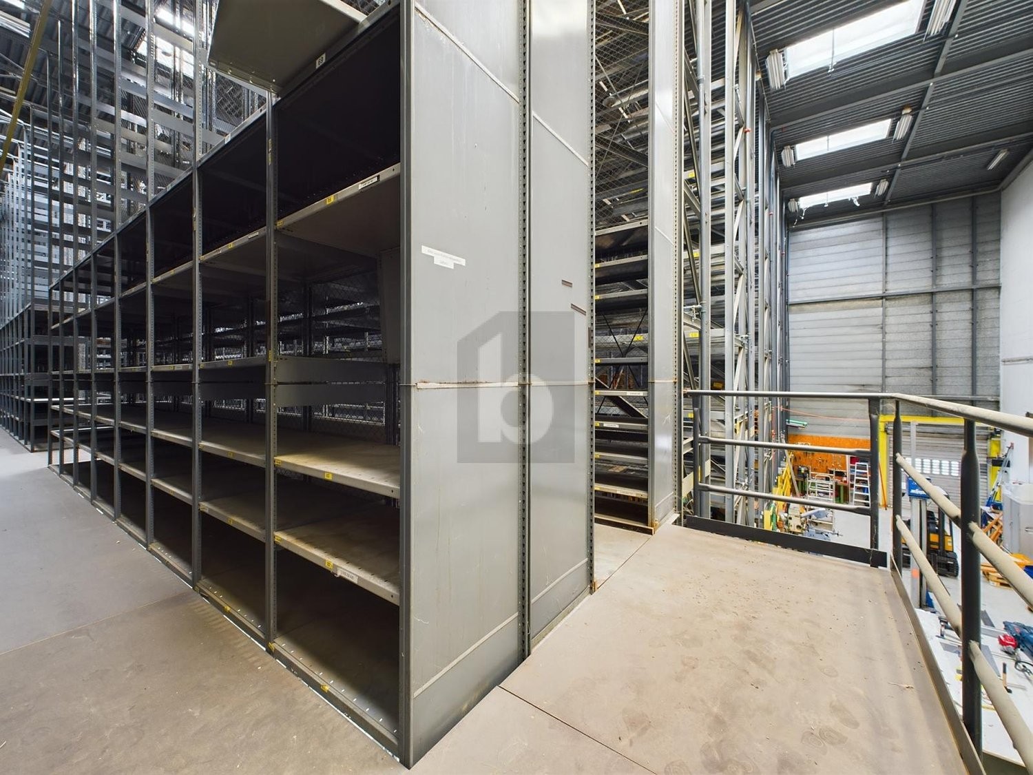 Objet industriel de 950m², photo 3 sur 4