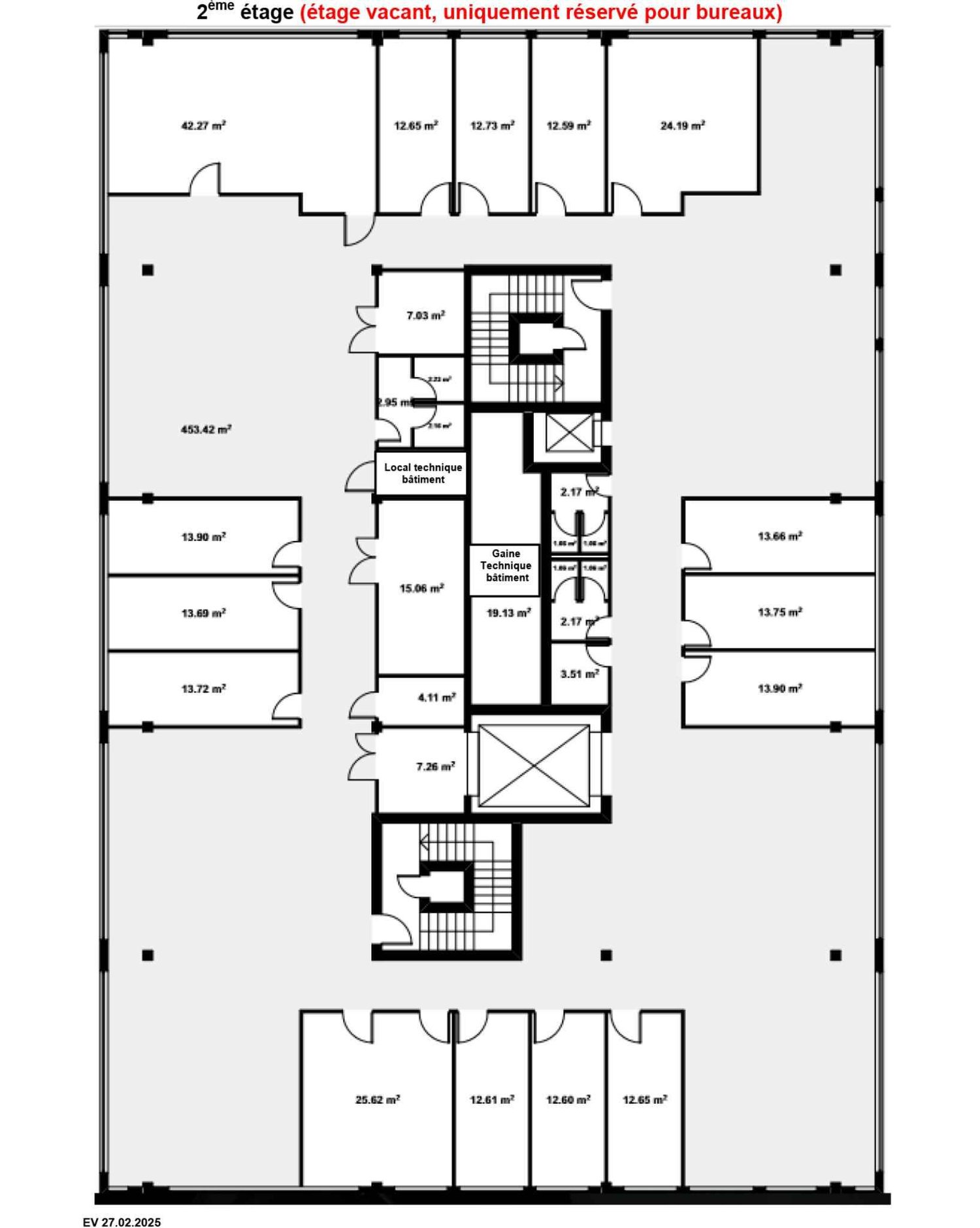 748m² office
