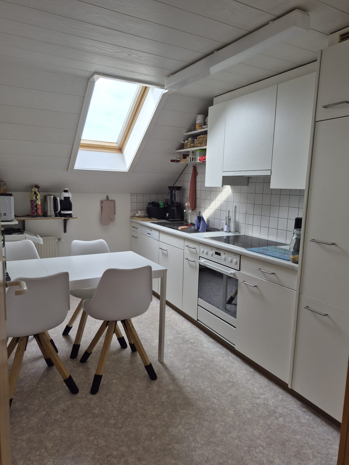 Appartement de 3 ½ pièces

Une place de parc peut être louée en complément. Prix Fr. 40.00 / mois, photo 3 sur 8
