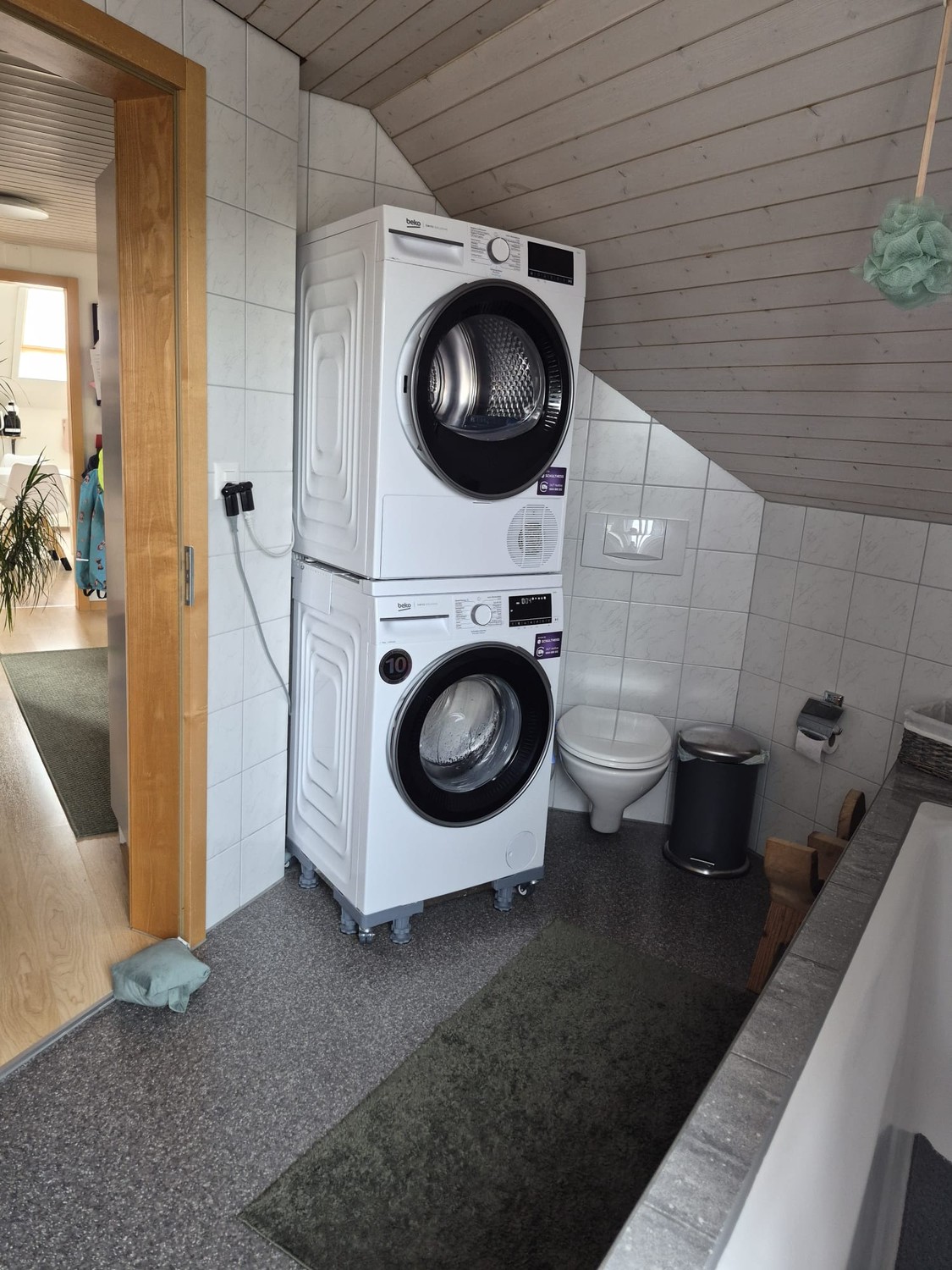 Appartement de 3 ½ pièces

Une place de parc peut être louée en complément. Prix Fr. 40.00 / mois, photo 8 sur 8