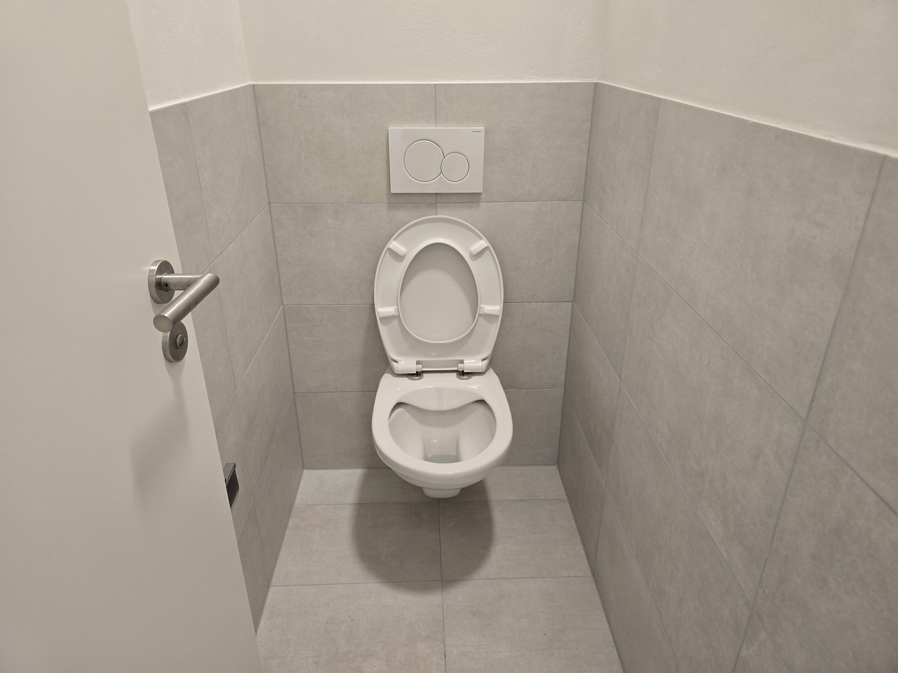 288m² storage room