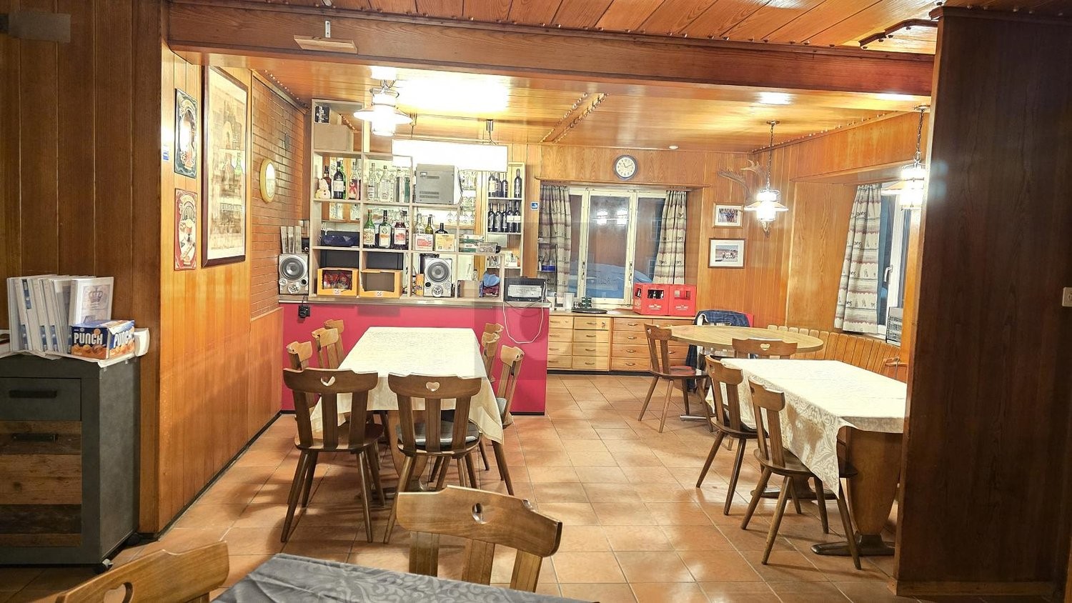 Restaurant de 240m², photo 1 sur 4
