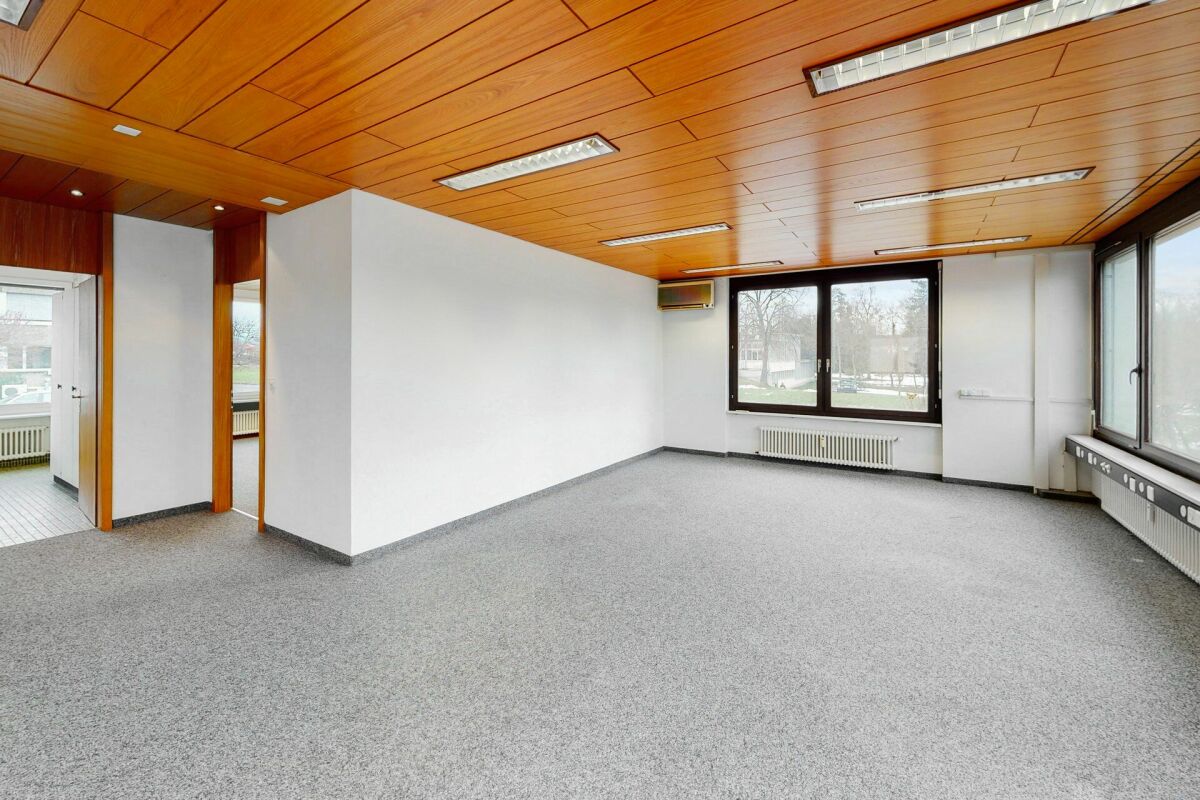 200m² office, photo 2 sur 9