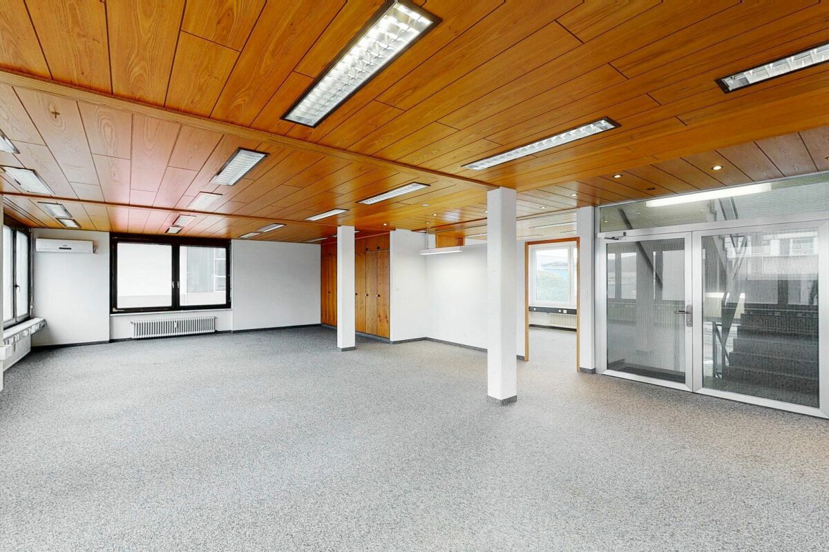 200m² office, photo 1 sur 9