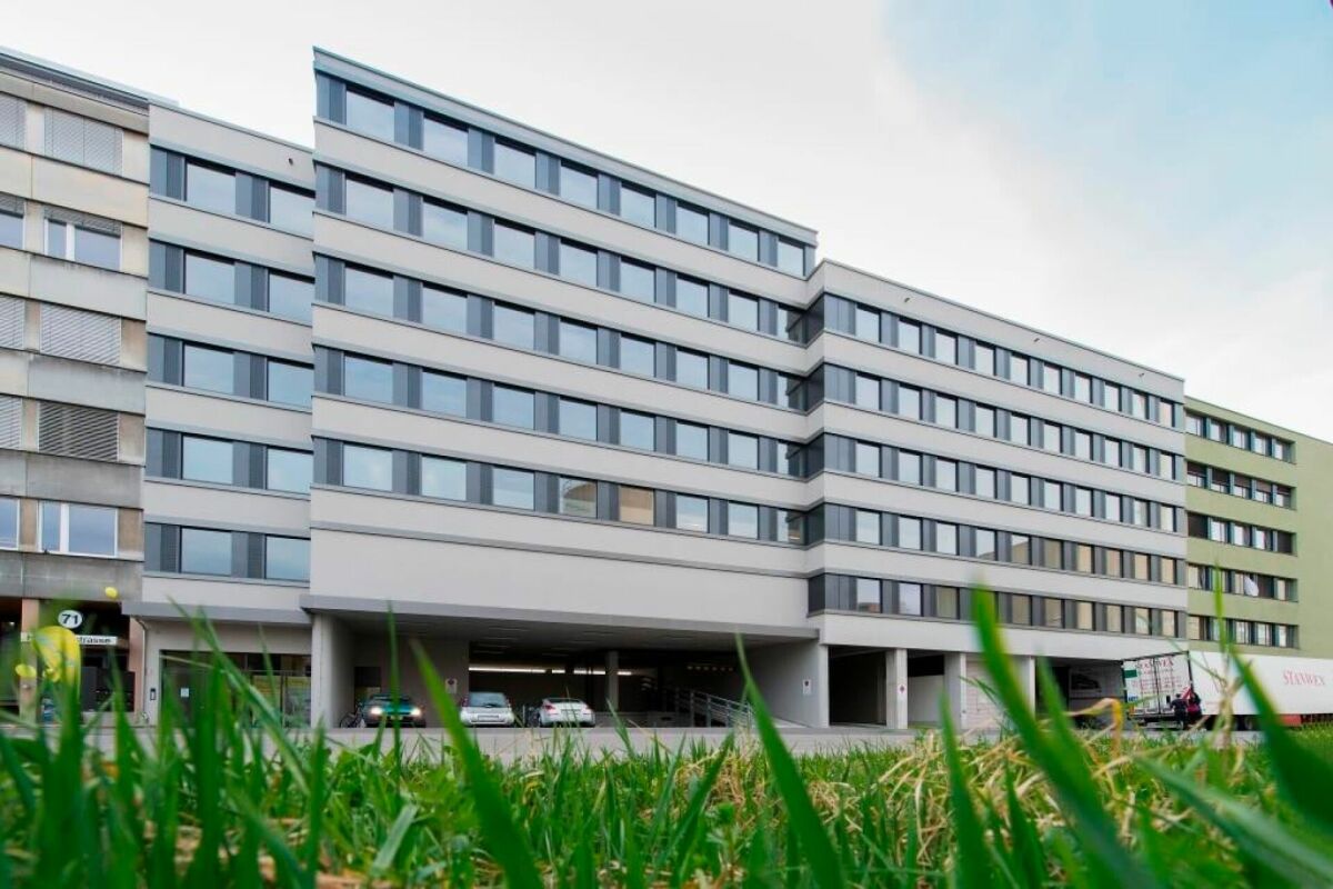 699m² commercial