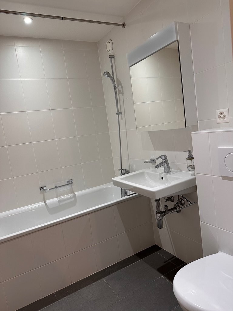 5 rooms apartment