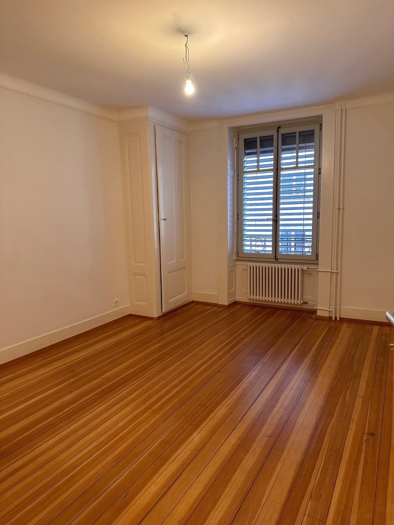 5 rooms apartment