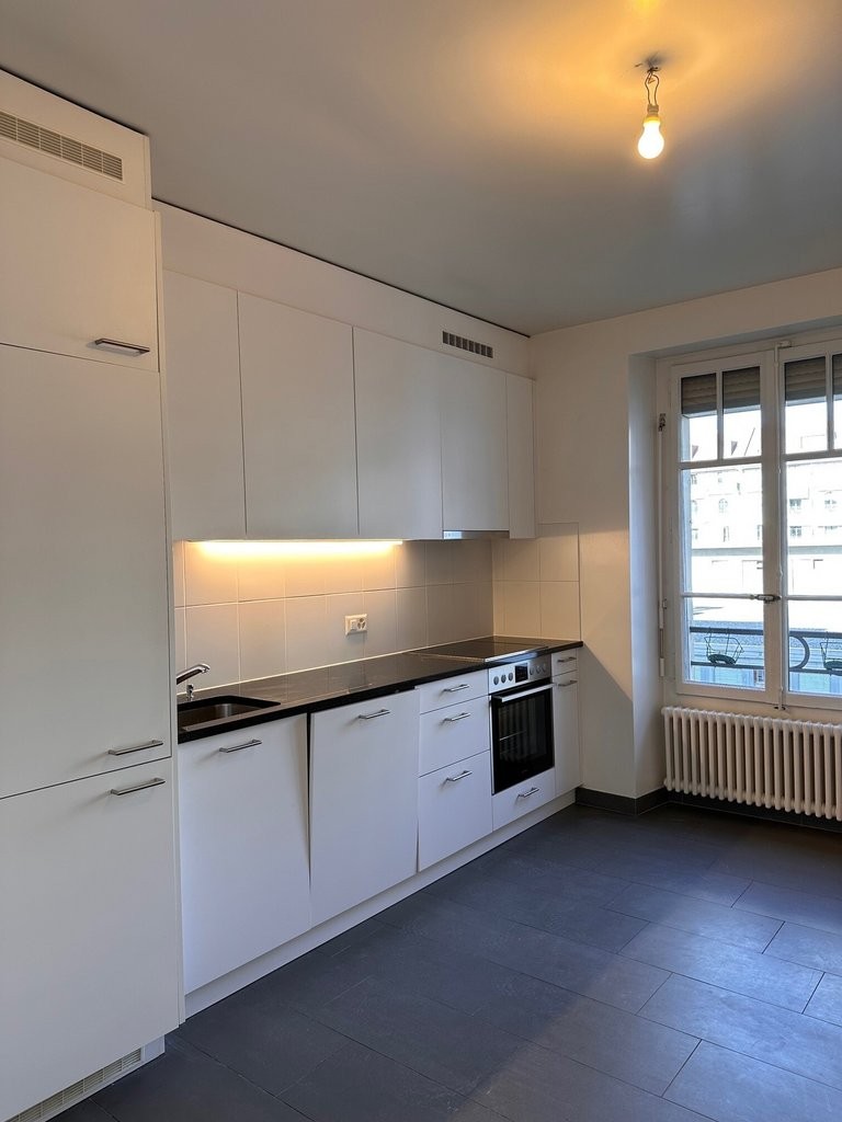 5 rooms apartment