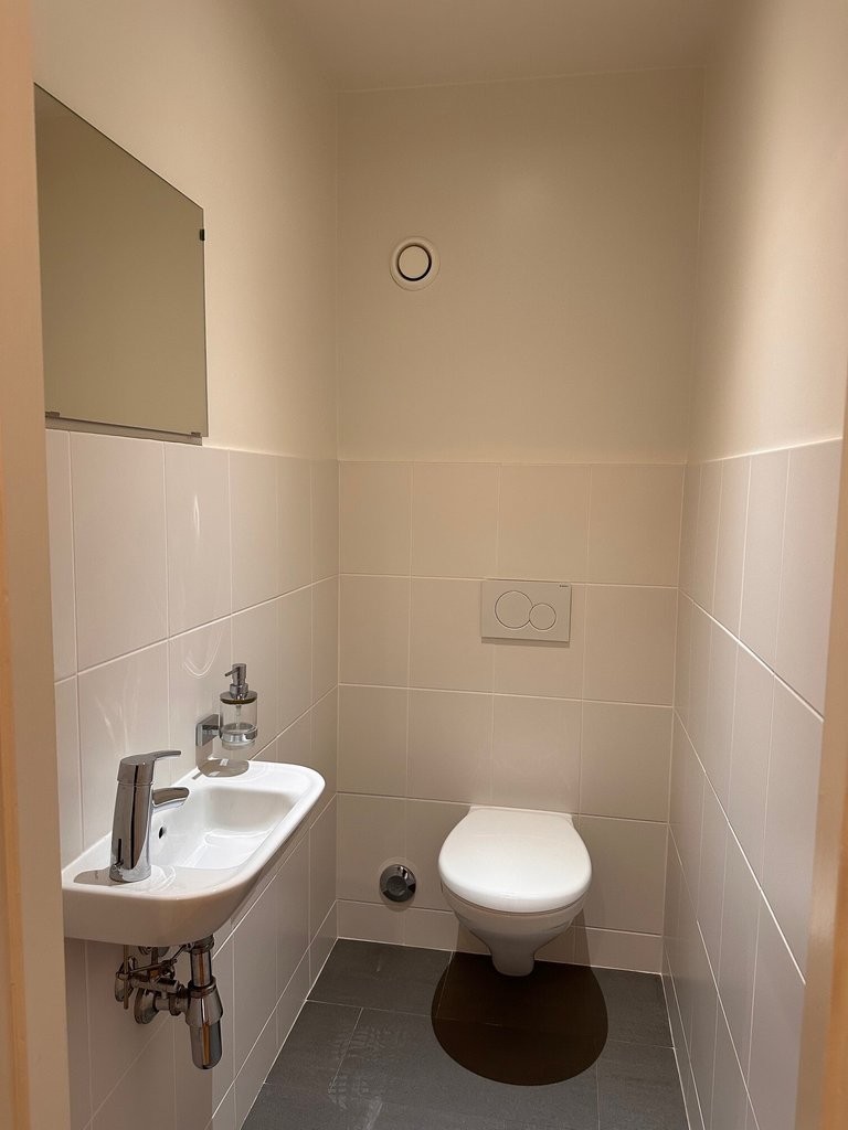 5 rooms apartment