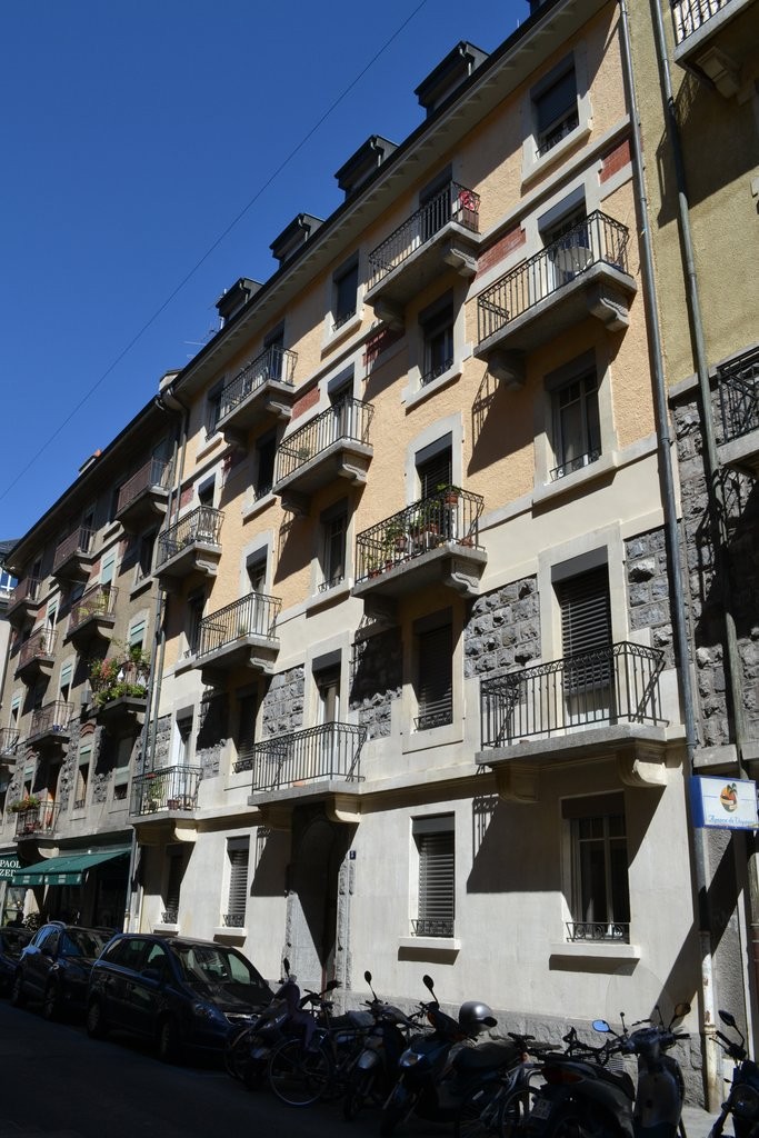 5 rooms apartment