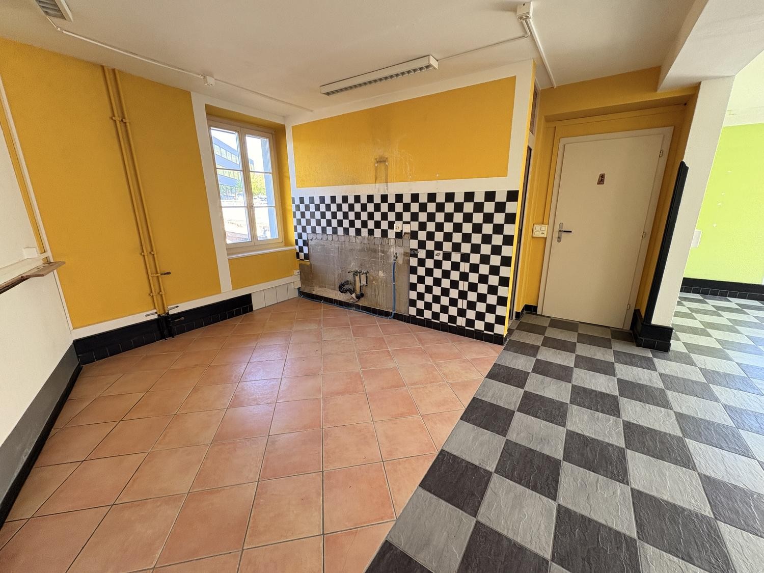 Commerce de 66m²