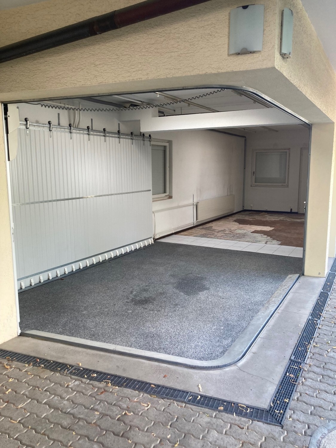 77m² commercial, photo 3 sur 8