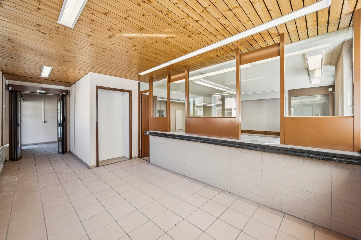 118m² office