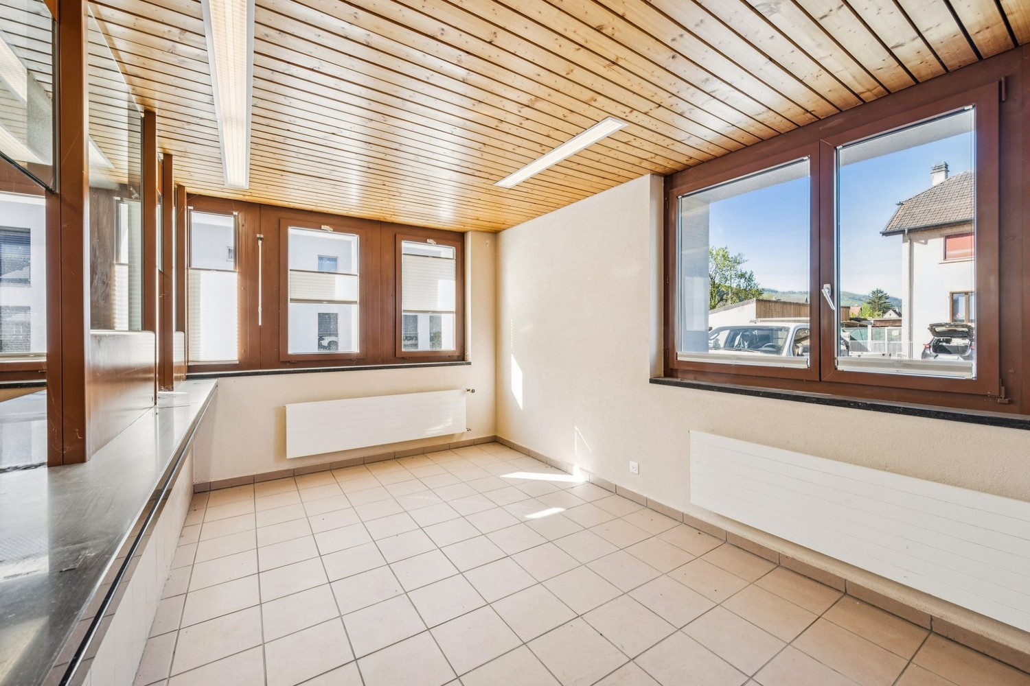 118m² office