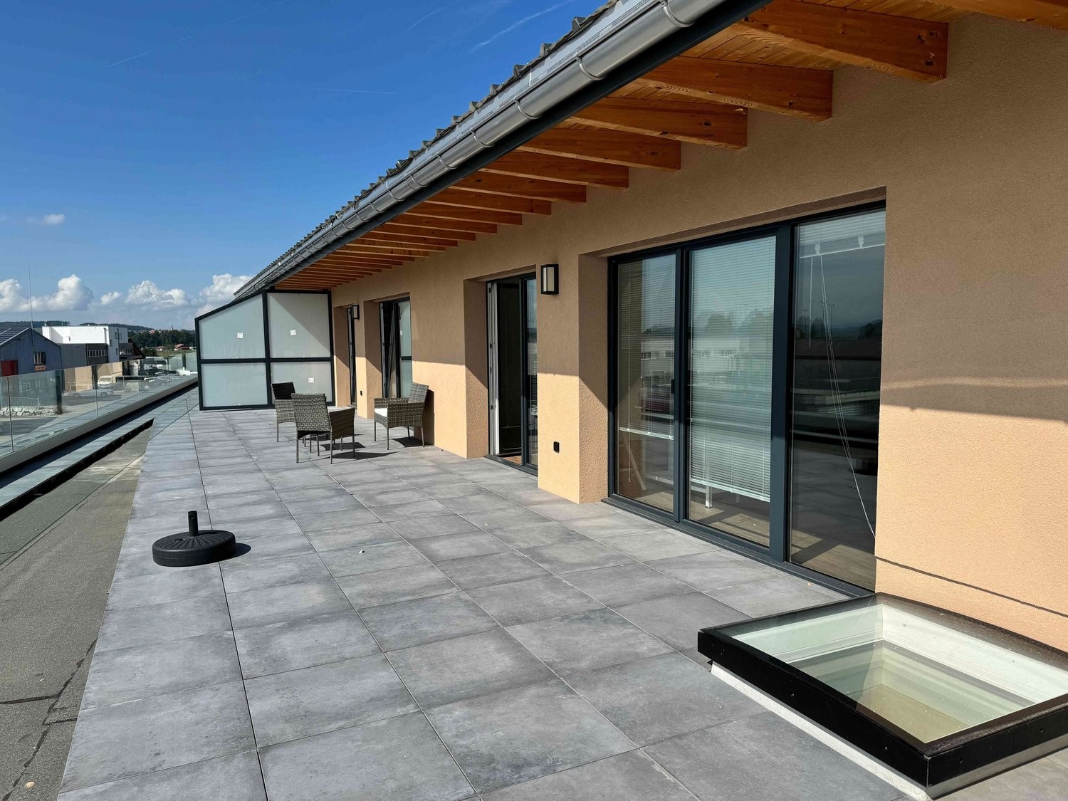 68m² office, photo 3 sur 4