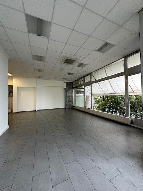 121m² commercial, photo 2 sur 7