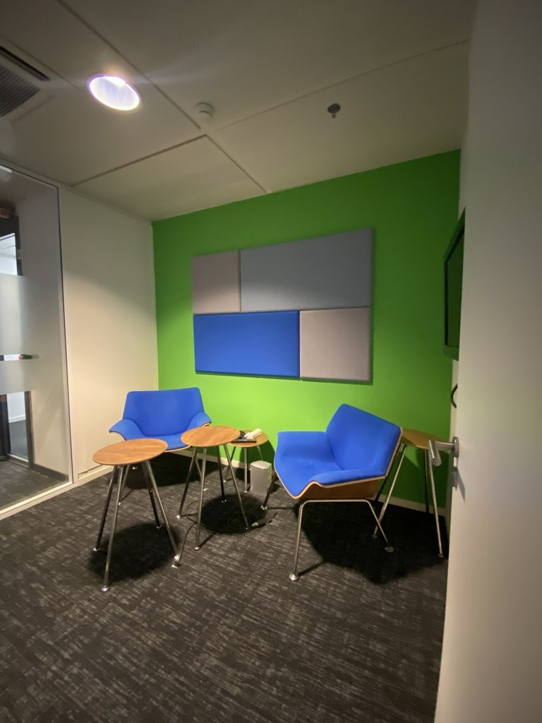 677m² office