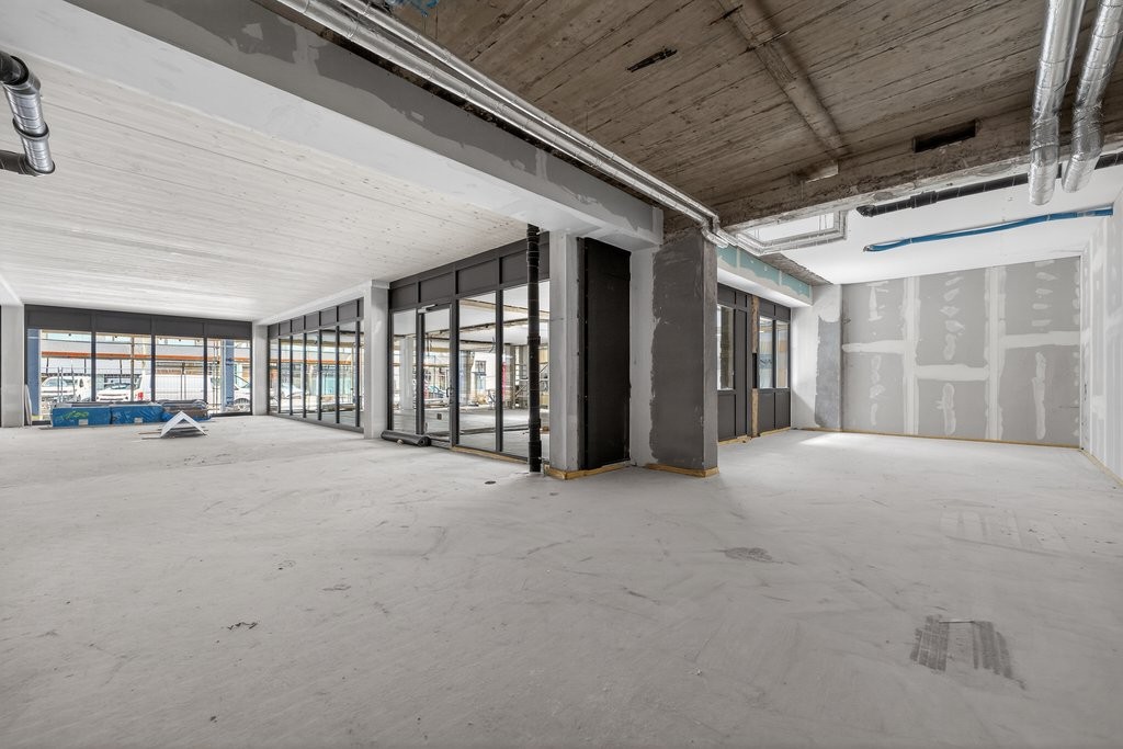 Magasin de 270m²
