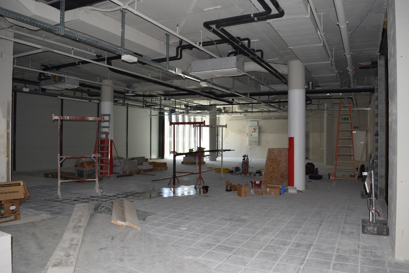 390m² shop, photo 4 sur 5