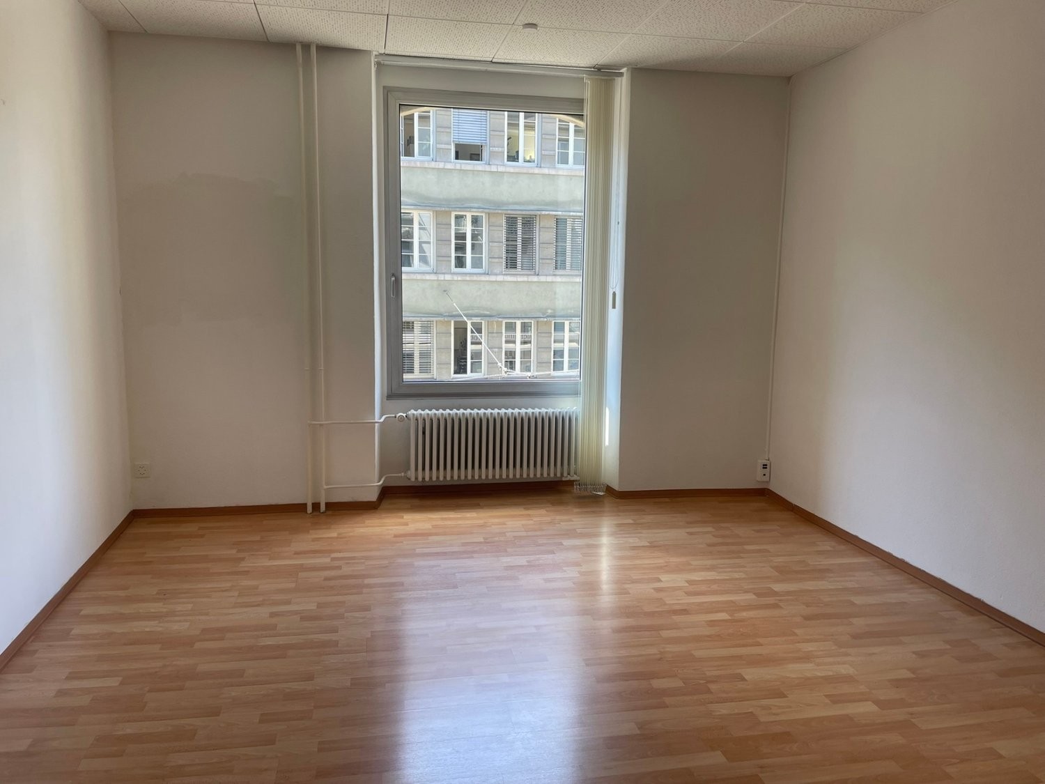 Bureau de 106m², photo 1 sur 10