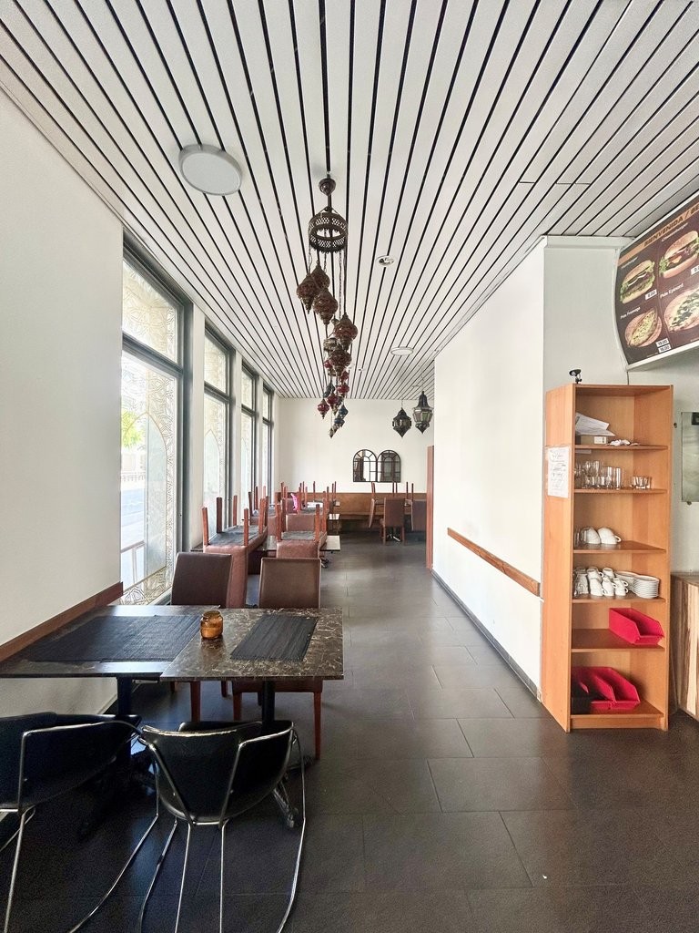 83m² restaurant