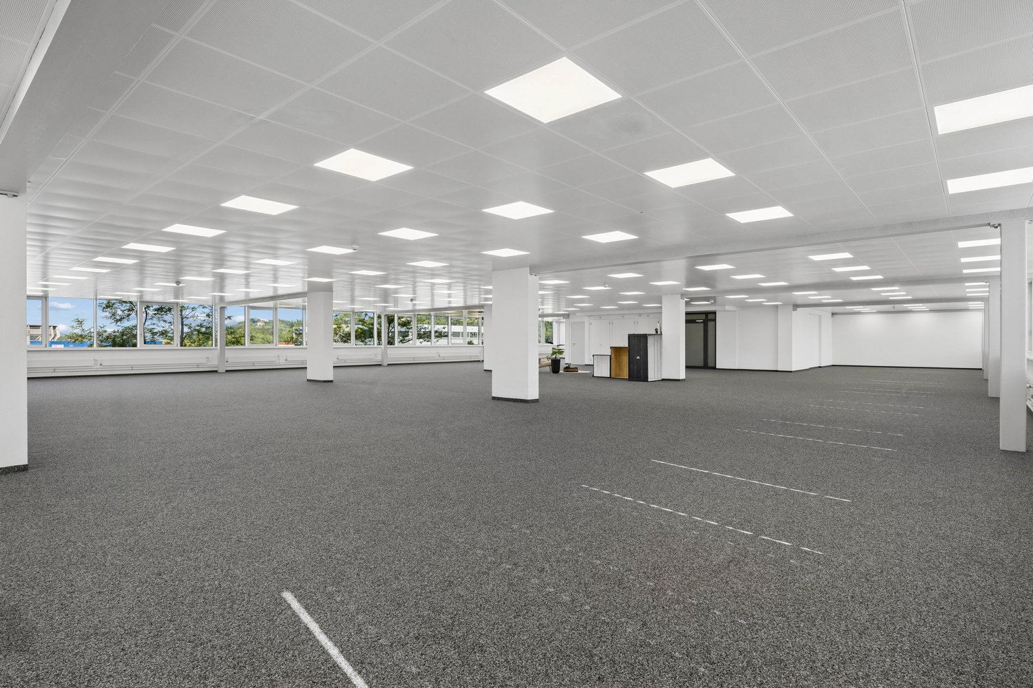 841m² bureau