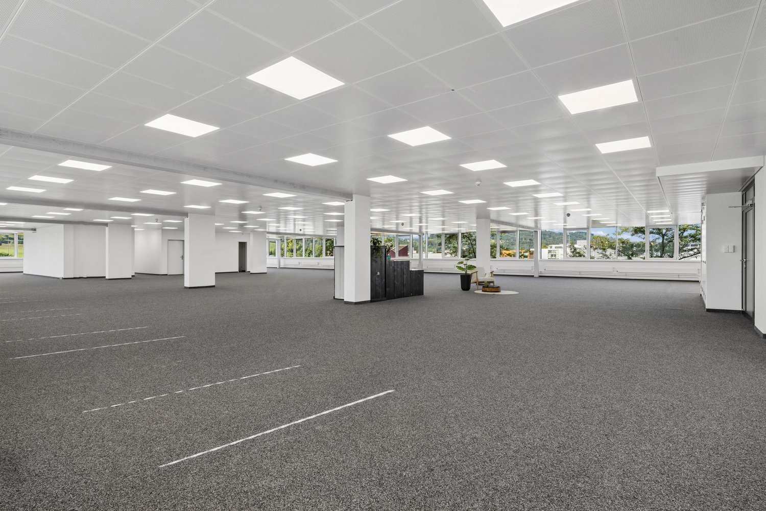 841m² bureau