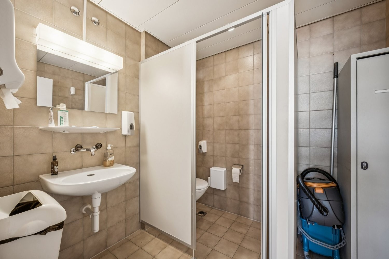 Bureau de 179m², photo 9 sur 10