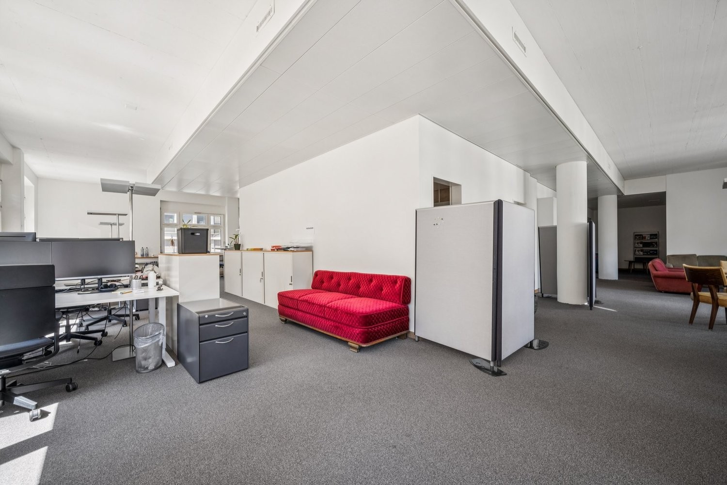 Bureau de 179m², photo 1 sur 10