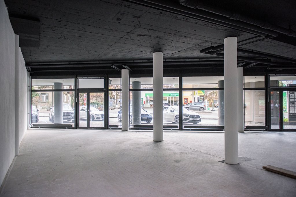 Commerce de 179m², photo 6 sur 8