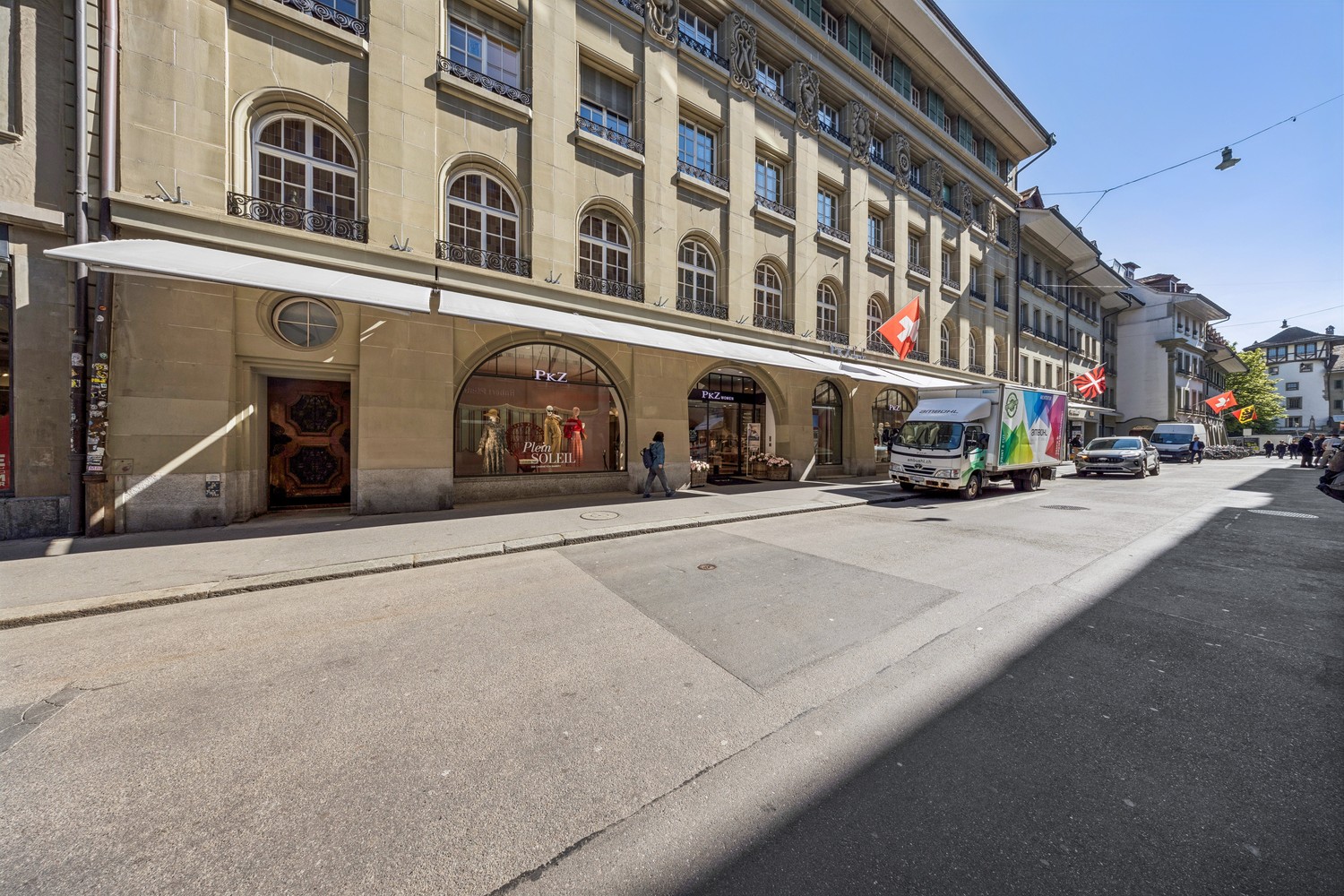 606m² bureau, photo 1 sur 10