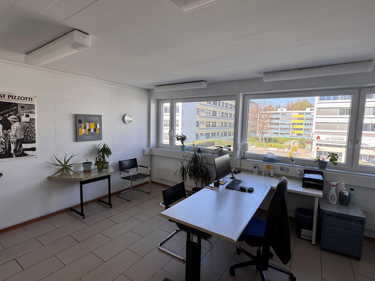 340m² office