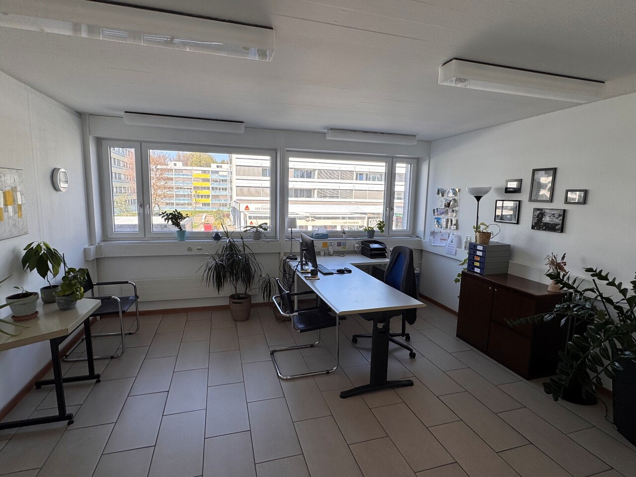 340m² office