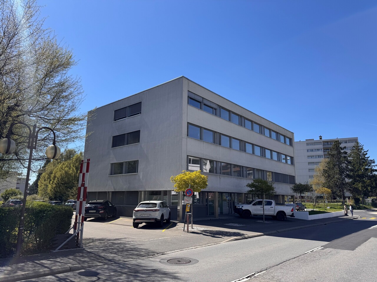 340m² office