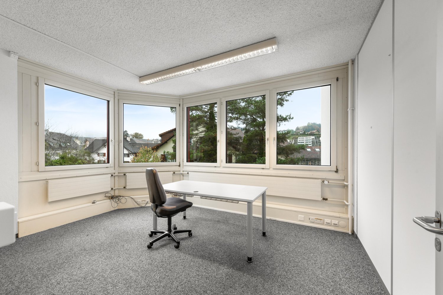 793m² commercial, photo 2 sur 10