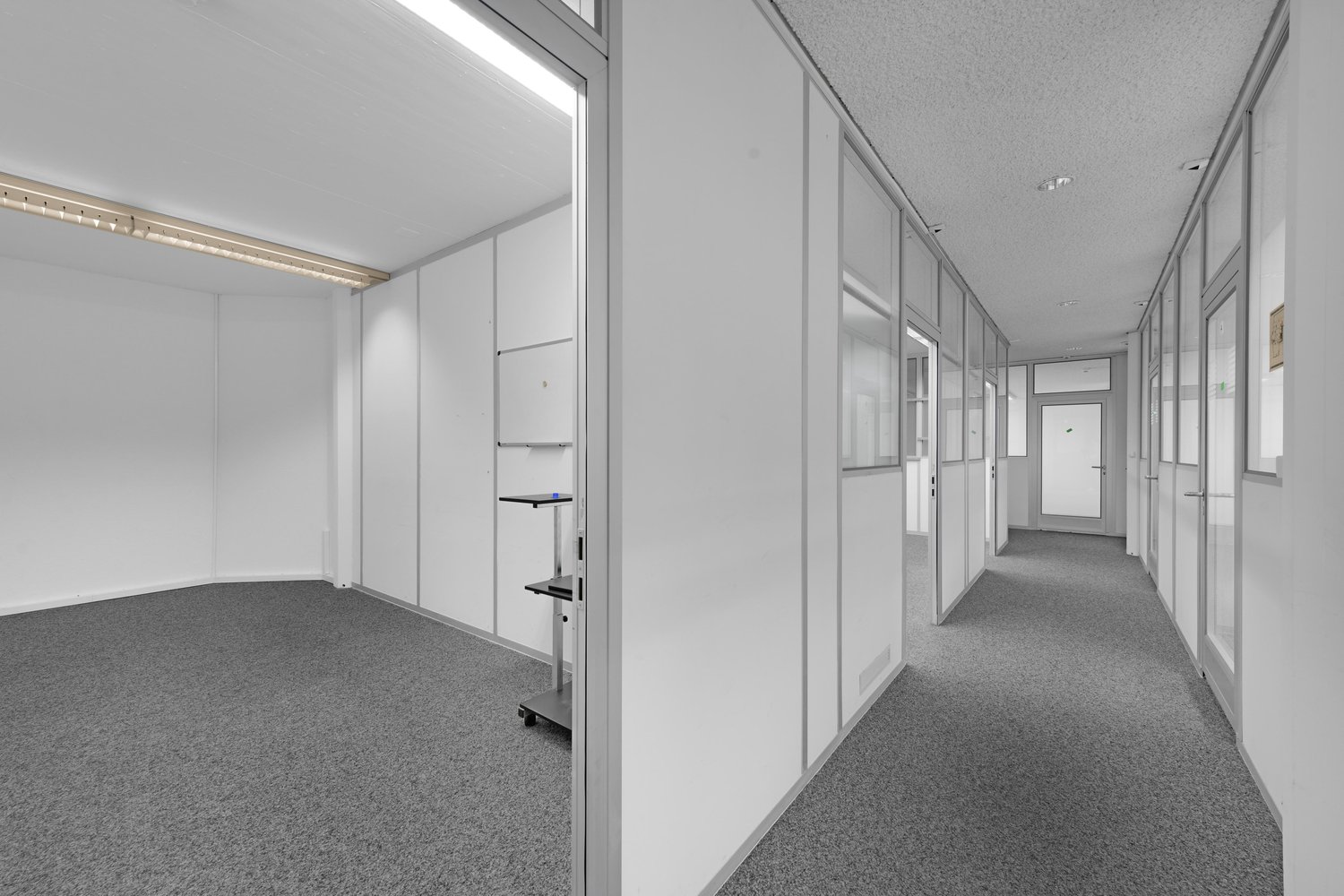 793m² commercial, photo 8 sur 10