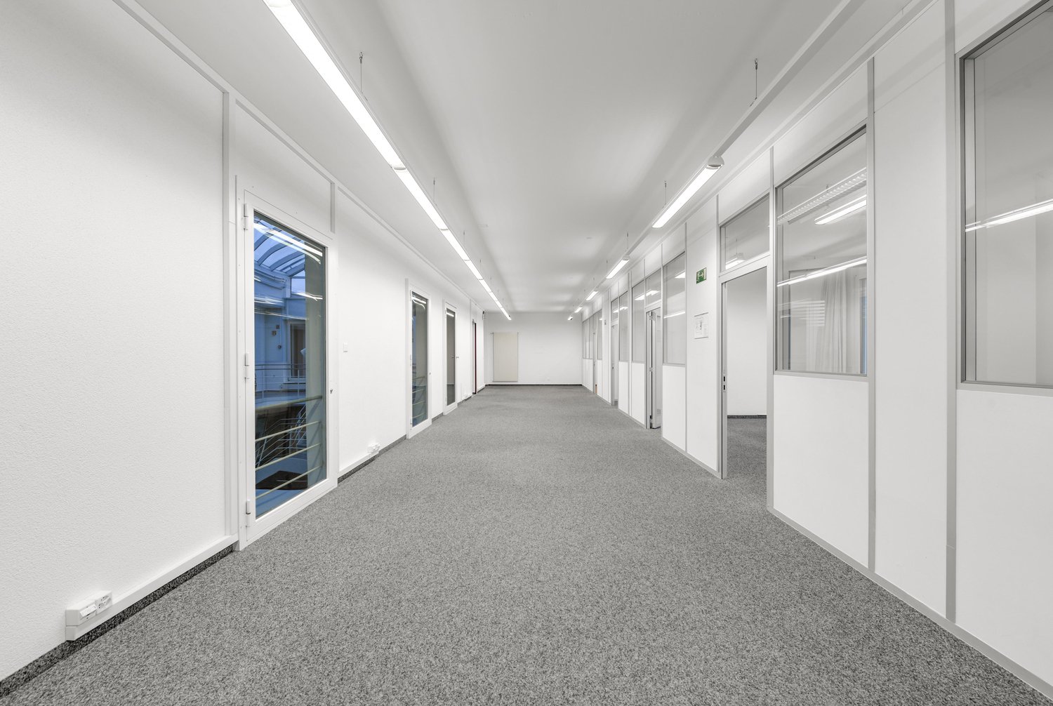 793m² commercial, photo 7 sur 10