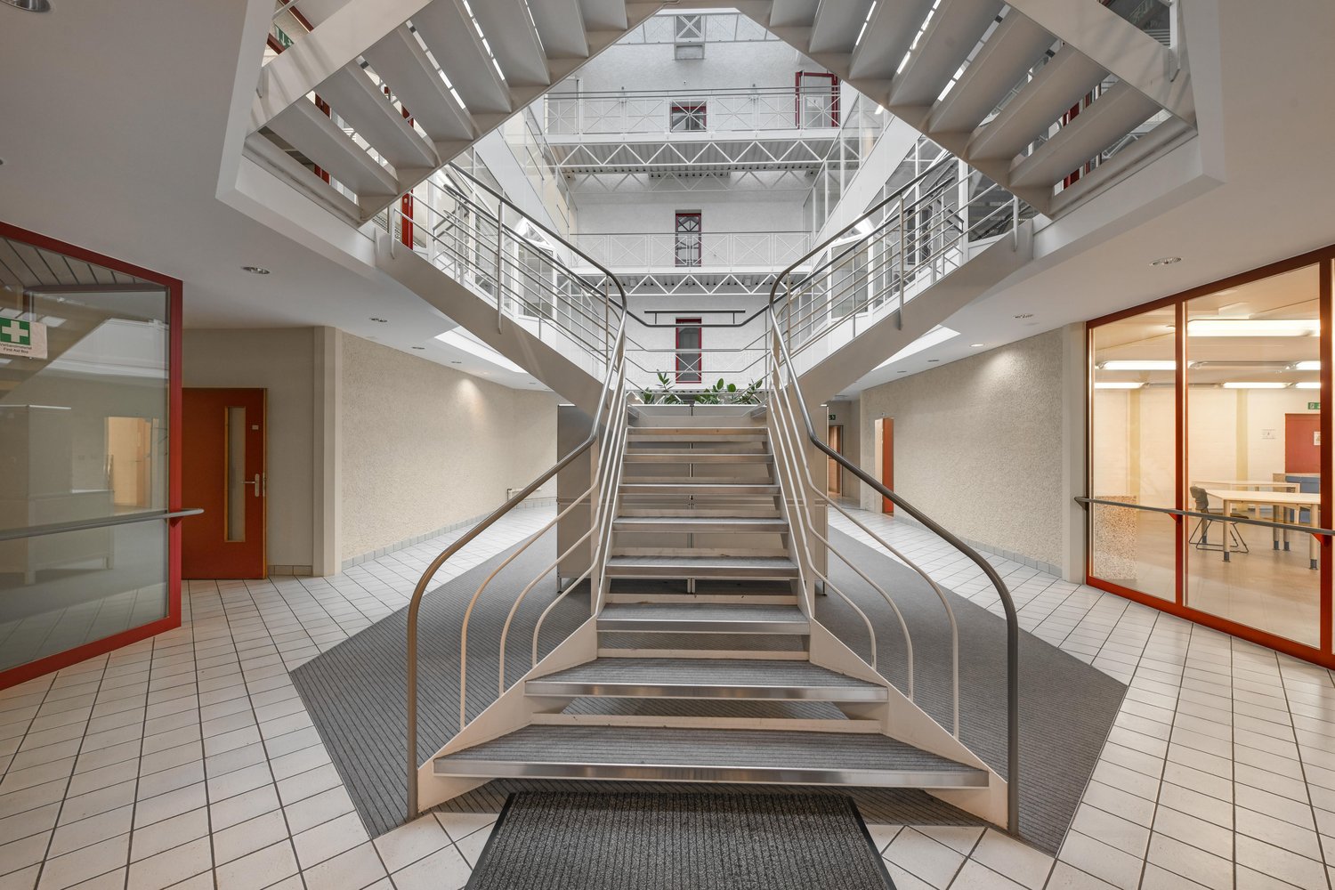 793m² commercial, photo 10 sur 10