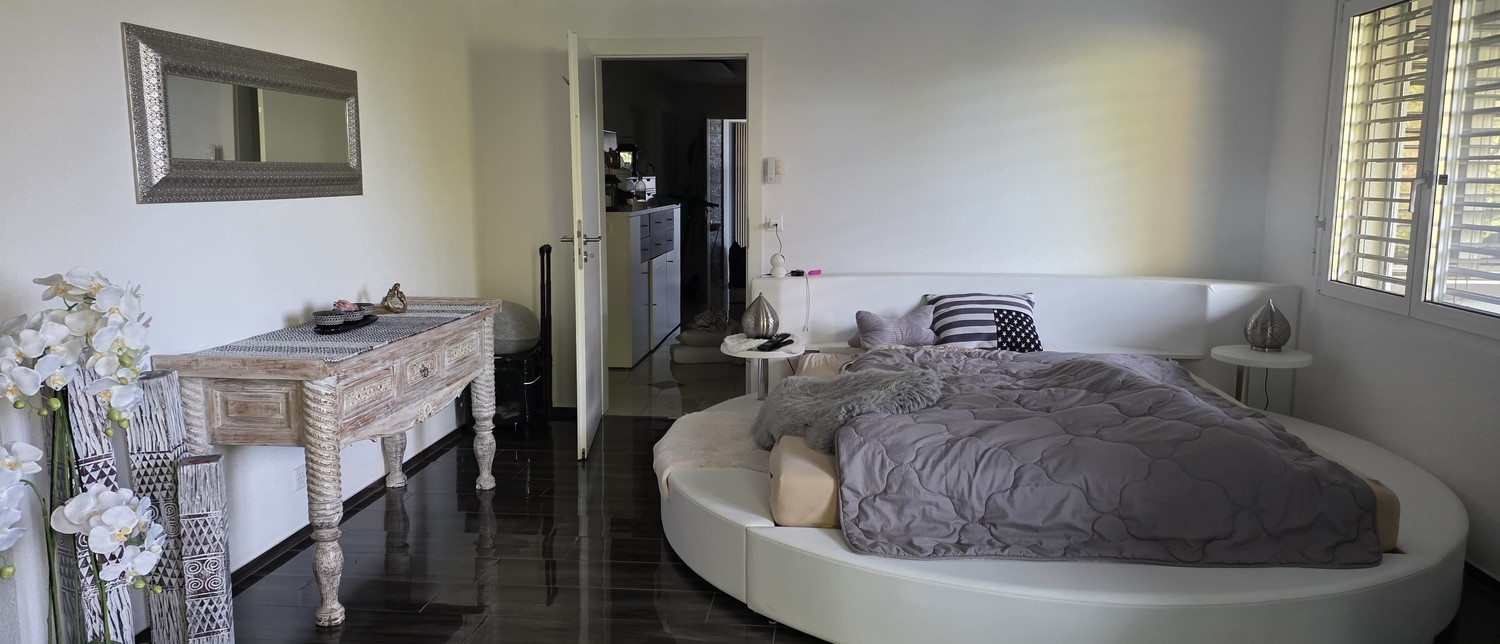 Chambre en colocation

Vivre de manière individuelle – de la chambre individuelle spacieuse à l'espace de vie quasi autonome avec deux pièces et salle de bain privée.

Dans un appartement en propriété spacieux et bien entretenu à Schenkon, je loue un espace de vie meublé avec goût, doté d'une entrée, photo 3 sur 7