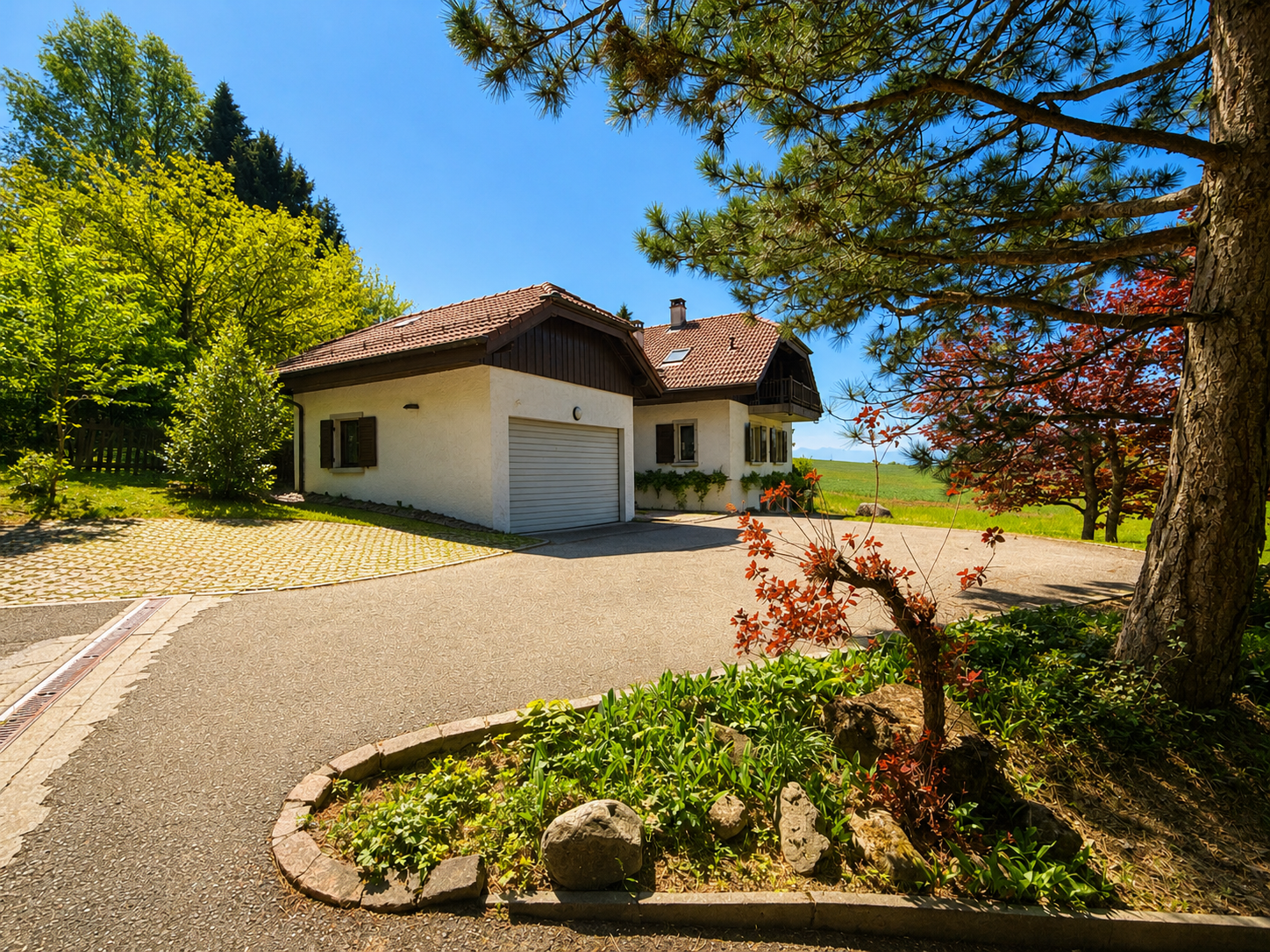 5 rooms villa