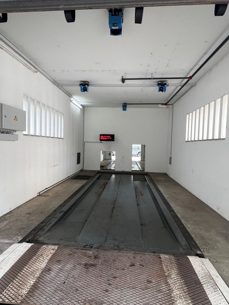 Underground slot