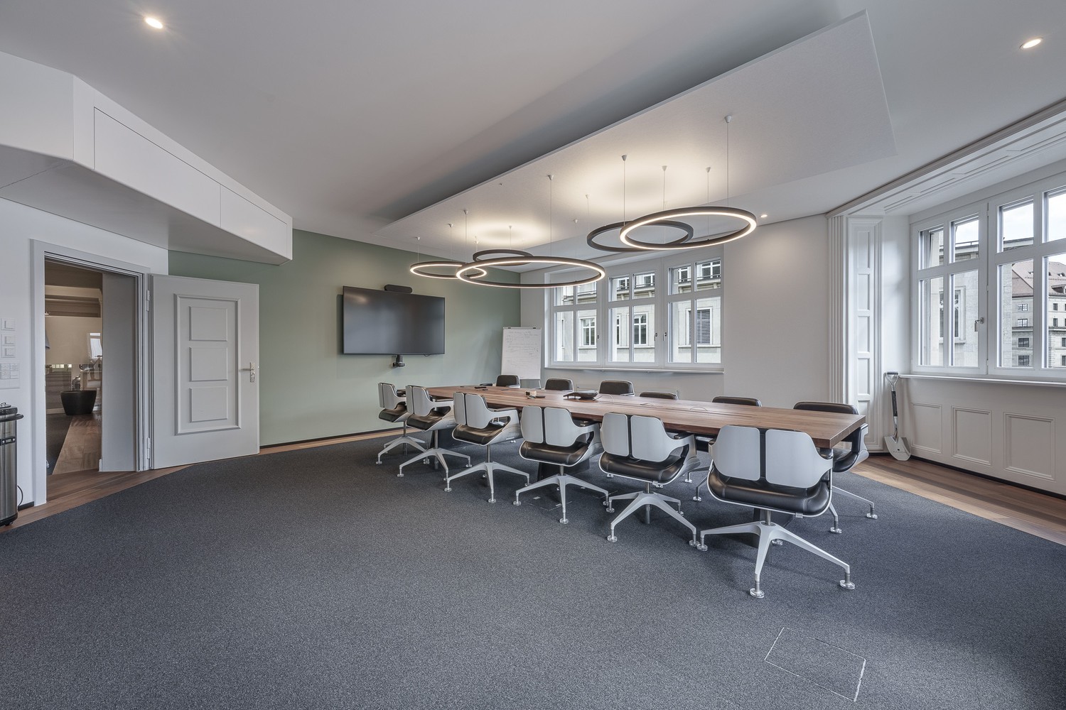 440m² de bureaux, photo 1 sur 10