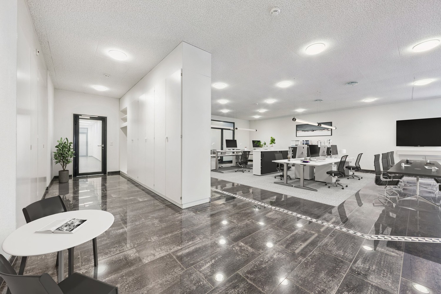 305m² de bureau, photo 1 sur 10