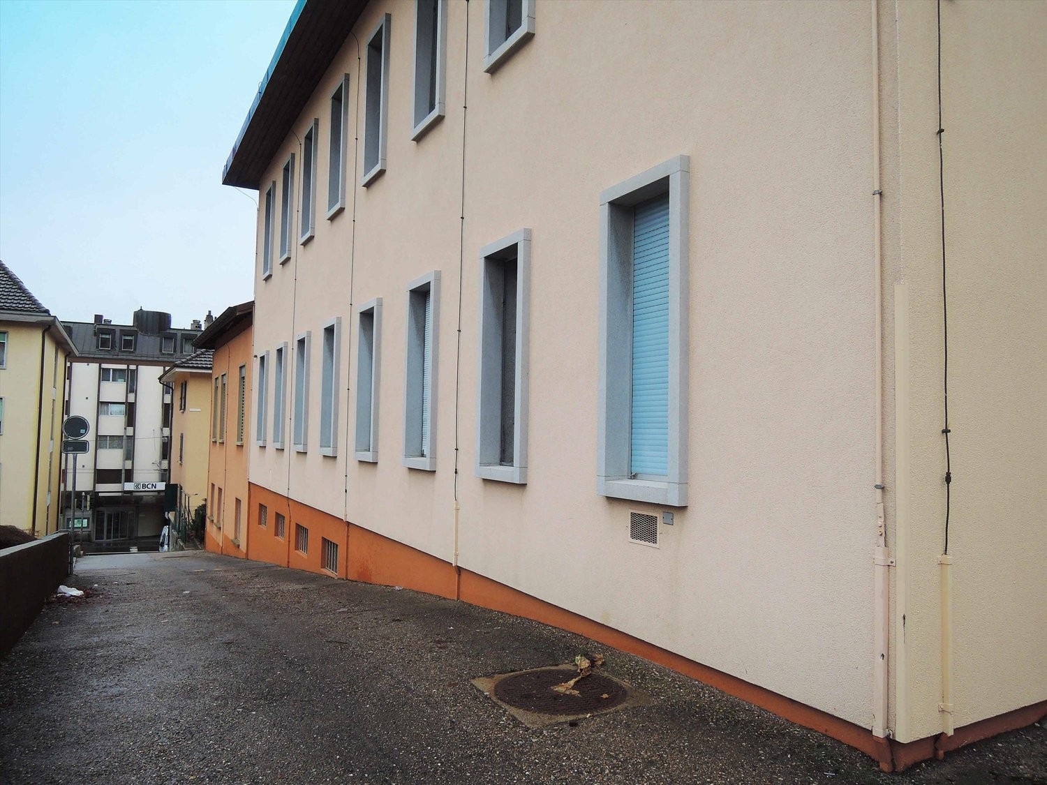145m² commercial