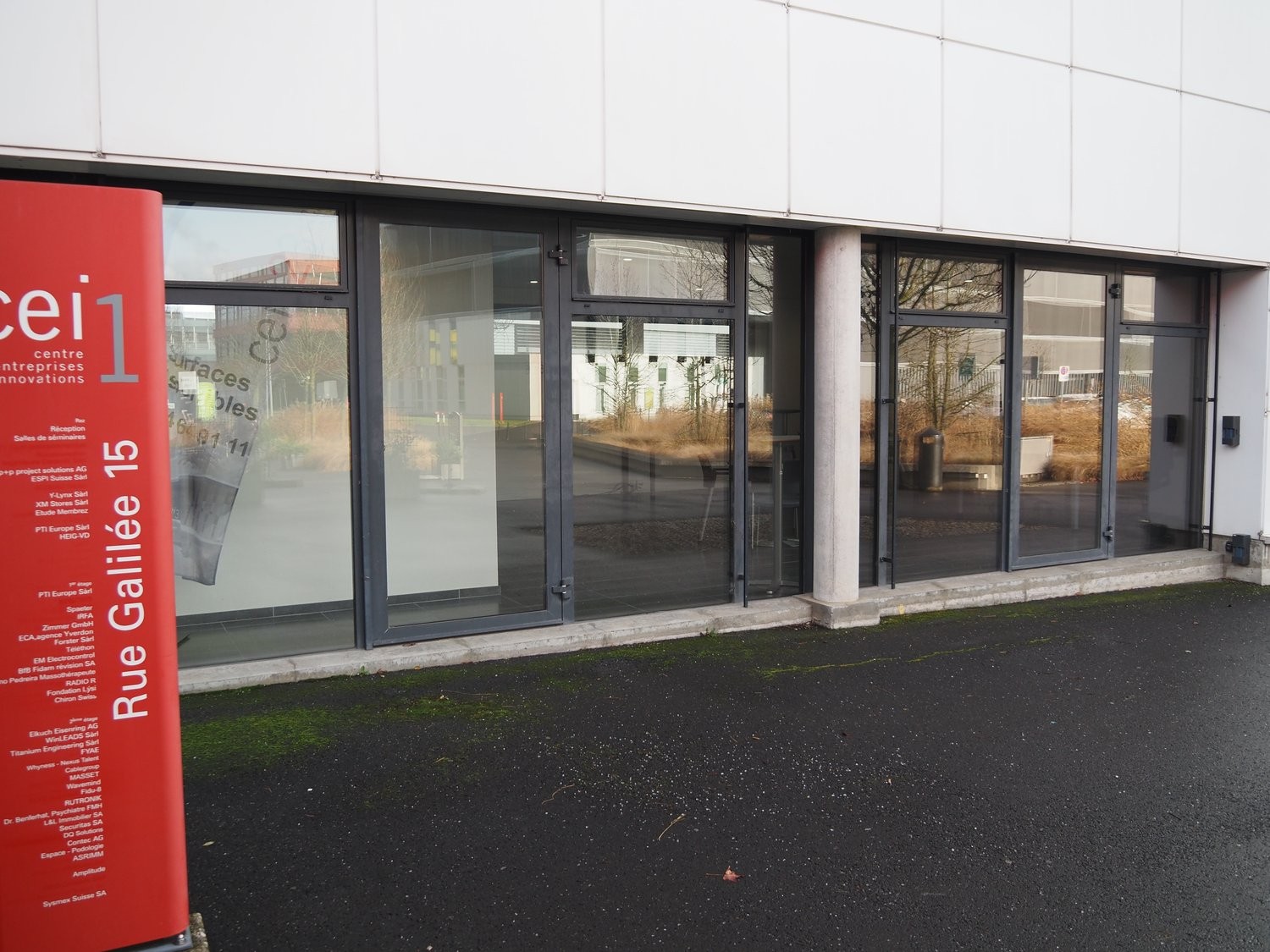 82m² shop