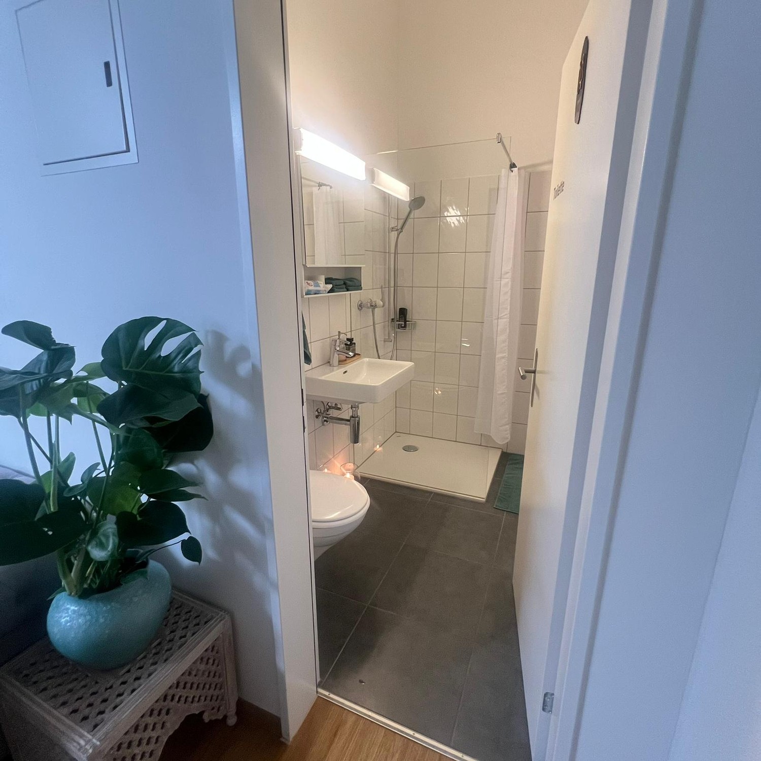 70m² commercial