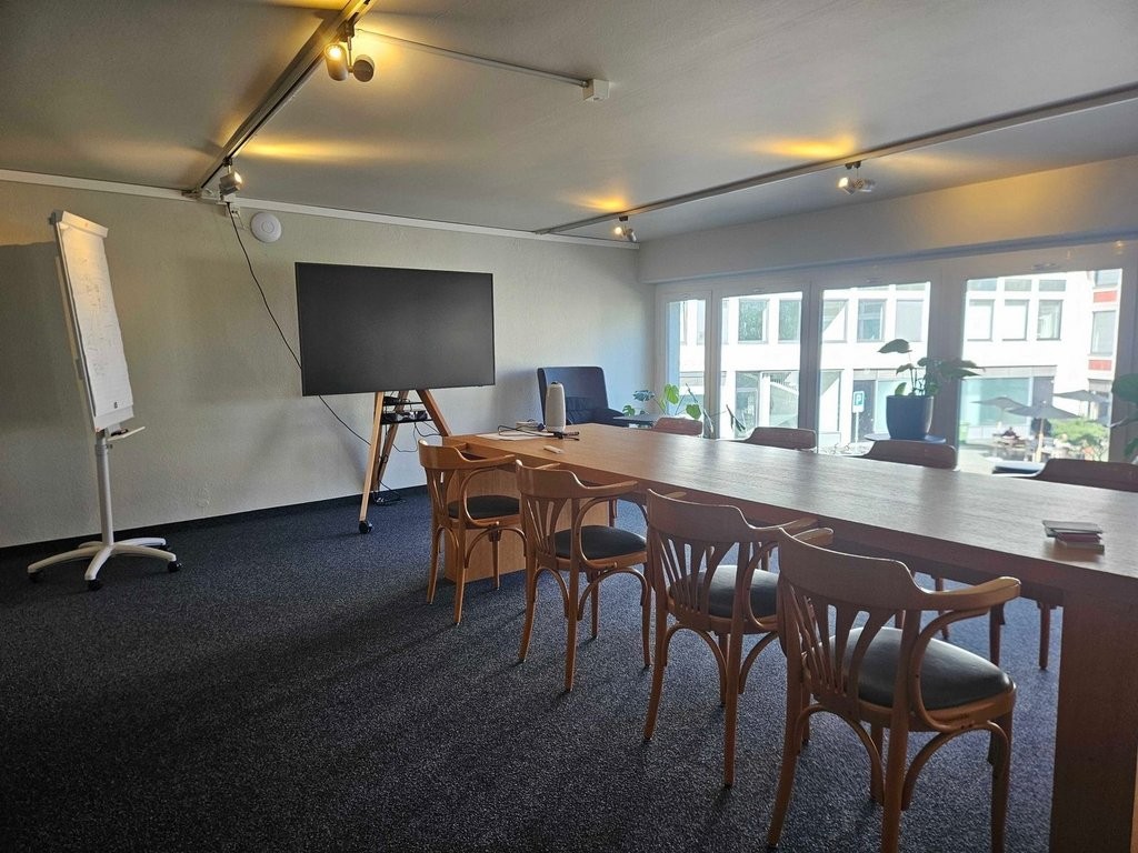 275m² commercial