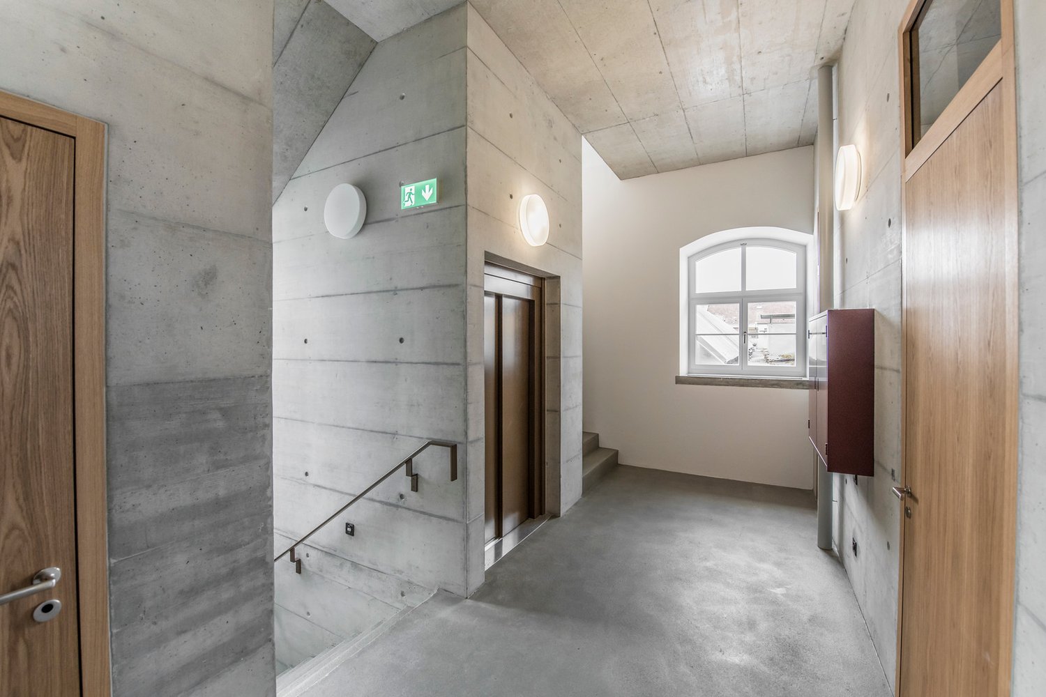230m² commercial, photo 5 sur 8
