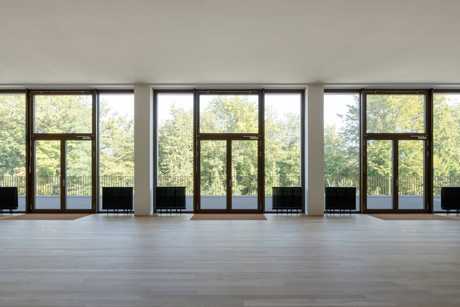 230m² commercial, photo 2 sur 8